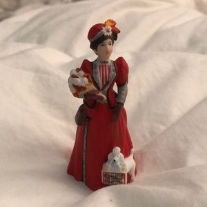 Avon mini mrs Albee doll